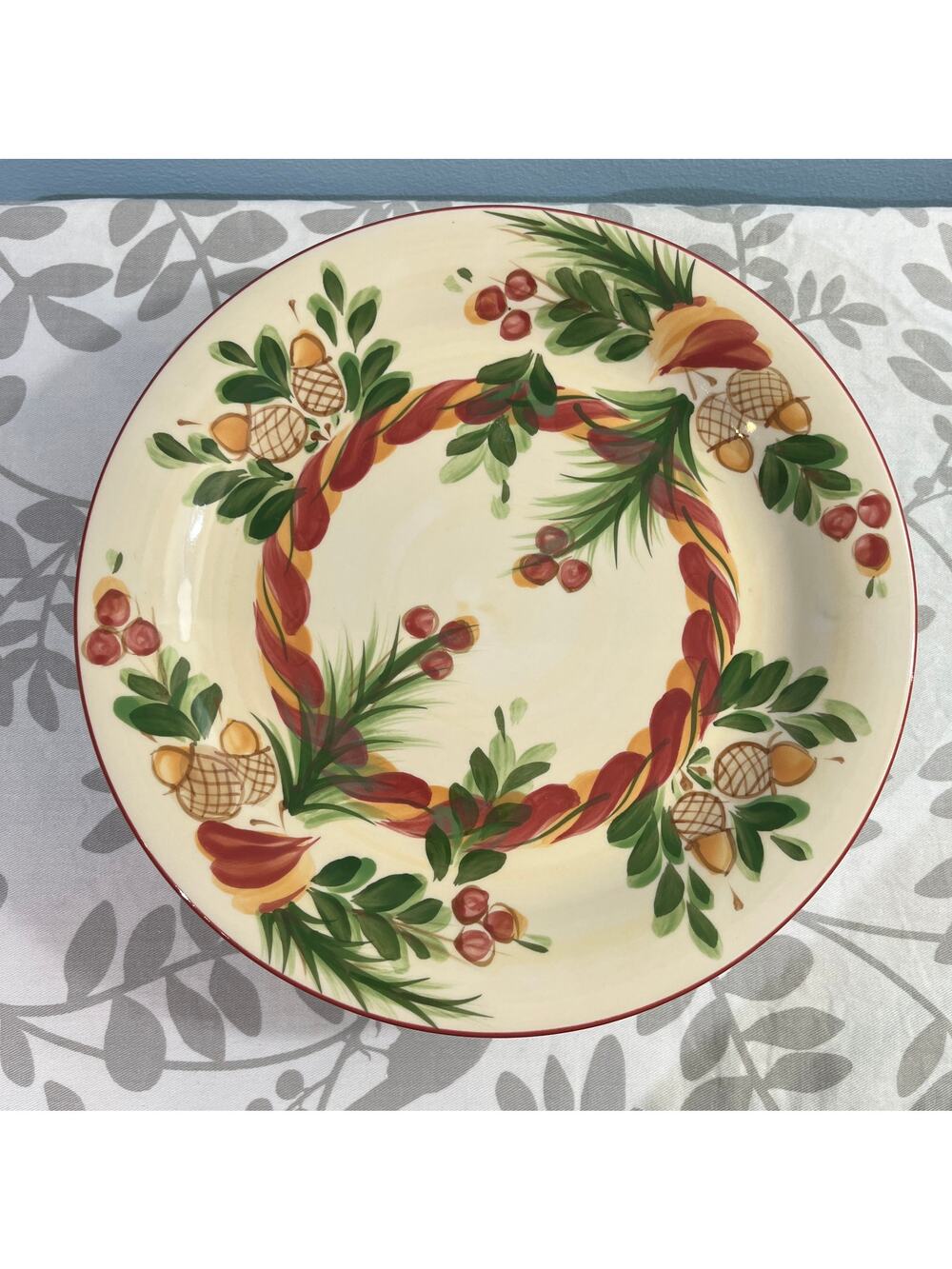 Gail Pittman 2002 Holiday Wreath Dinner Plate Acorn Berry Hand Painted 10.5"